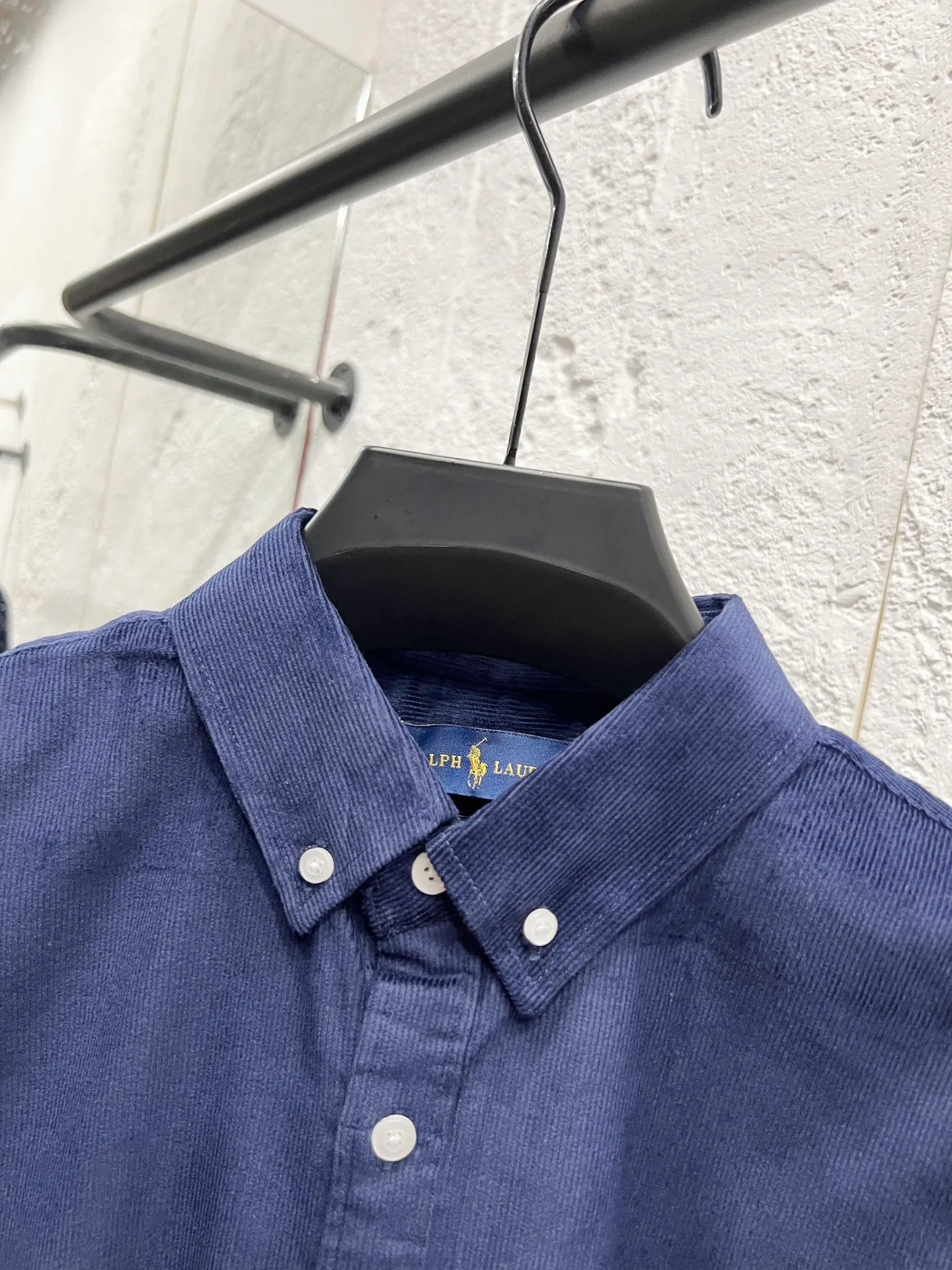 P230 Style number: T60 pure cotton corduroy shirt, black, navy, white, khaki, four colors Size: M (110-125 pounds) L (125-140 pounds) XL (140-155 pounds) 2XL (155-170 pounds) Color: Navy blue